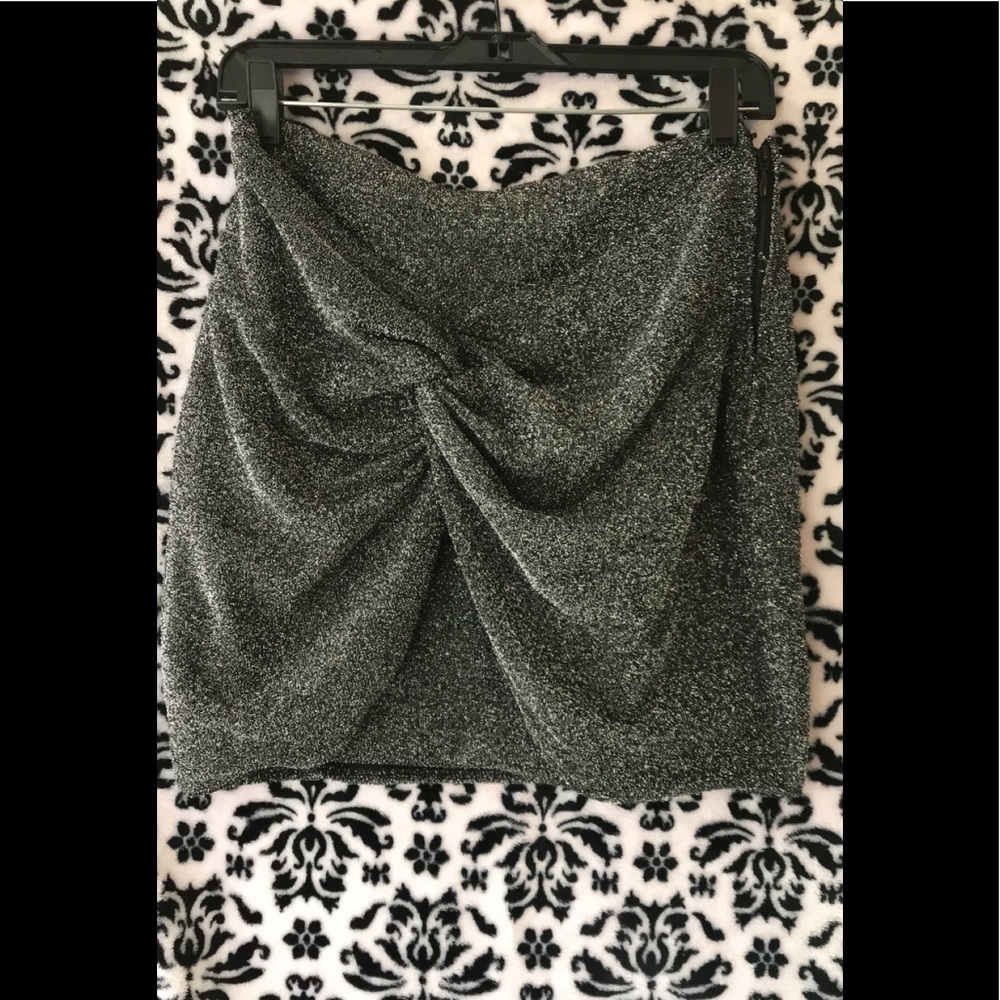 Sparkle knot skirt 🖤
